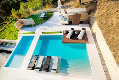 Image de Villa de luxe avec piscine chauffée de 72 m² en pleine nature