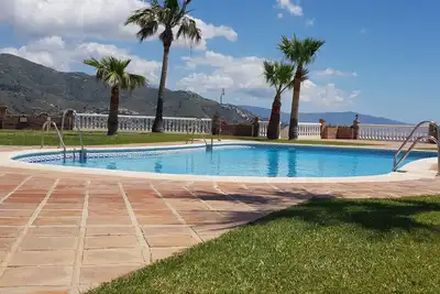Image de Superbe propriété avec vue mer et montagne, à 500 mètres de la plage