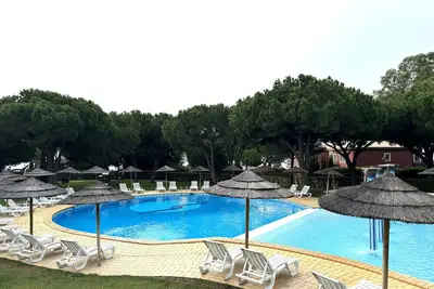 Image de Excelente apt Lucia à Oura Beach 5 min Strip, WiFi, Piscine