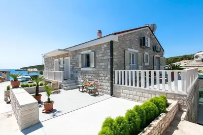 Image de Appartement d'une chambre prés de la plage Rukavac (Vis) (A-15352-b)