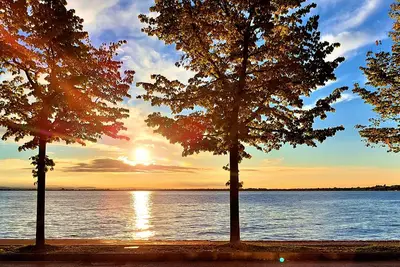 Image de Le Rive - Appartement pieds dans l'eau avec vue lac