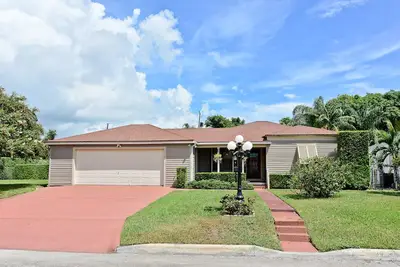 Image de Belle maison à West Palm Beach W / plus grande piscine et jacuzzi