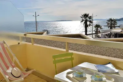 Image de Studio bord de plage avec 4 couchages, parking et tennis