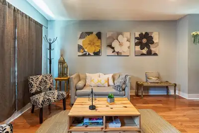 Image de Belle maison lumineuse et spacieuse avec parking gratuit dans la rue