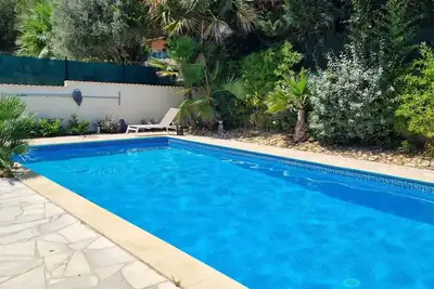 Image de Homerez - Villa spacieuse à Agde avec piscine et jardin.