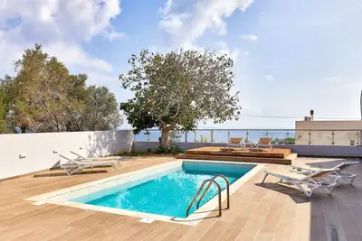 Image de Villa Emilia Agia Pelagia - complexe de deux villas séparées avec jardin commun