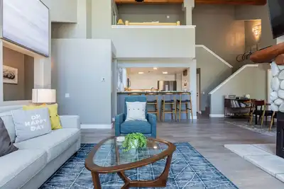 Image de Luxe & Fully Mise à jour 2 Bedrm + Loft Townhme. Amazing Views à Snowcreek V