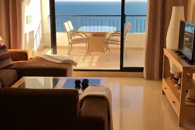 Magnifique vue sur la mer dans un quartier calme
