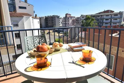 Image de Studio Cosy à 200m de la Plage à Roses, Costa Brava! Capacité 3 Personnes, Terrasse, Tv. Reserve maintenant!