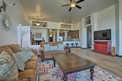 Image de Alto Townhome at Rainmakers - Minutes pour skier Apache!