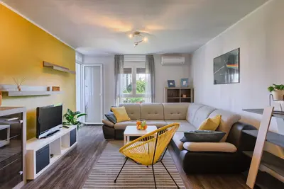 Image de Nouveau! Appartement Alley près de la gare routière