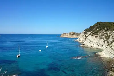 Image de Villa méditerranéenne avec vue sur la mer, piscine d'hiver, chauffage et climatisation