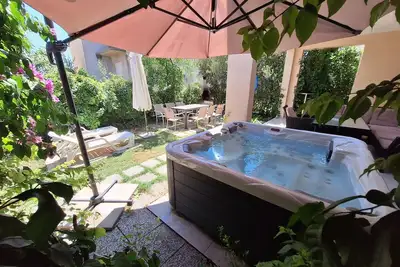 Image de Appartement avec jacuzzi extérieur, proche de la vieille ville