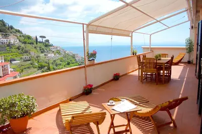 Image de The Amalfi Hill Top House - pour les familles et les groupes