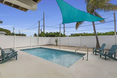 Image de Charme Grassy Key Home avec vue sur l'eau libre de chaque pièce