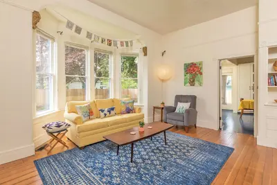 Image de Nouvelle inscription au coeur de Port Townsend! 3 lits / 2 bains