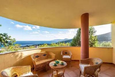 Image de Villa avec terrasse et parking