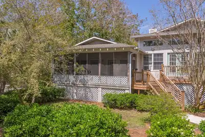 Image de Marchez jusqu'à la plage! Myrtle Street!