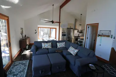 Image de Chalet de ski 3br / 2ba récemment rénové près de la piste Tyro, comprend les laissez-passer pour les membres