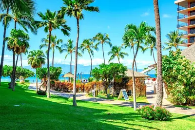 Image de Kbm Resorts | Free Car | Kaanapali Shores | Ground Floor, 2-Bedroom Condo - Steps to Pool and Beach! Ks-155