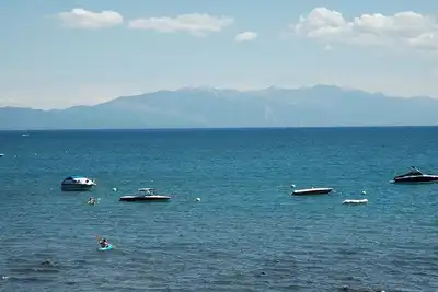 Image de Condo de Belle Lakefront dans Star Harbor, avec Hoa Piscine, Tennis, Pier!