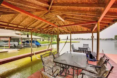 Image de Spacieux Lake Granbury Accueil w / Patio et quai de bateau!