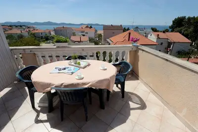 Image de Appartement de deux chambres avec la terrasse et la vue sur le mer Zadar - Diklo, Zadar (A-15338-b)