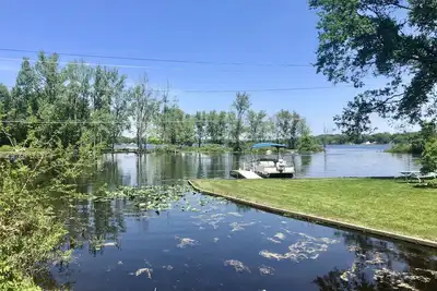 Image de Lake Cabin sur 500 acres tous les sports lac, Snug Harbor près de Vicksburg, Kalamazoo