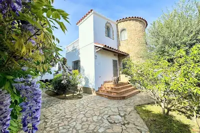 142-Empuriabrava, villa tout confort  avec jardin, idéale famille- wifi gratuit