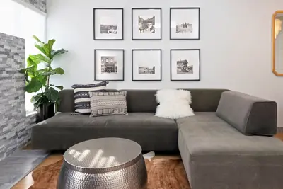 Image de Walnut Mews - Maison de ville calme Creekside à côté de Pearl Street