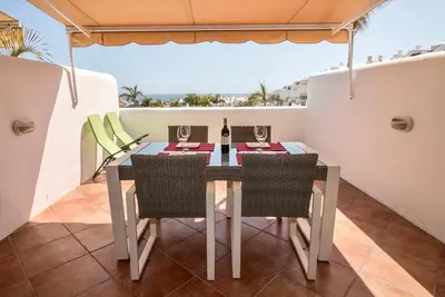 Image de Duplex avec une vue incroyable sur la mer, relax, soleil et piscine