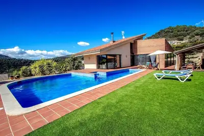 Image de Superbe villa moderne - à seulement une demi- heure de Barcelone!