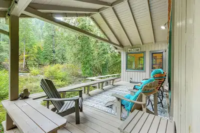Image de Escapade cabine calme et romantique sur le fleuve McKenzie!