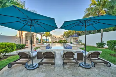 Image de Oceanfront Isla Mujeres Estate w \/ piscine à débordement
