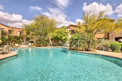 Image de Nouveau! Scottsdale Townhome w / Golf Club, accès à la piscine