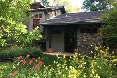 Image de Creekfront Luxury niché à Oak Creek Cyn, Sedona (Animaux acceptés)