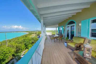 Image de Vue imprenable sur l'océan, hébergement de première classe - maintenant avec une belle piscine et terrasse