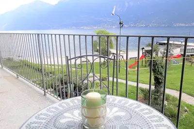 Image de Campione Giulia Exclusive Lakefront