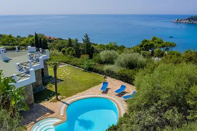 Image de Villa Smeralda - Piscine d'eau salée, vue mer à seulement 200 mètres de la plage