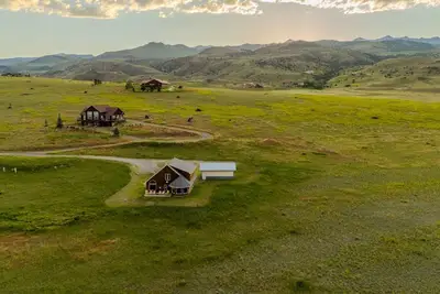 Image de Comme nouvelle maison, 8 personnes, vues magnifiques, près de Yellowstone!