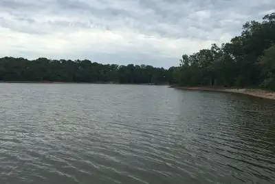 Image de Conviviale et familiale; Wifi gratuit; Gril; Kayaks; Grande zone de foyer; Salle de jeux