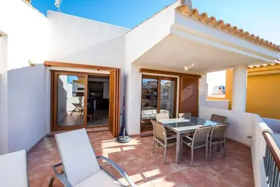 Image de 250m de la plage, penthouse avec 2 grandes terrasses orienté sud, avec piscines