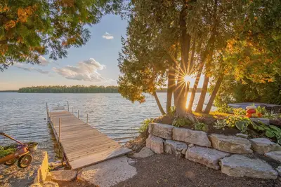 Image de Façade d'eau du lac Kangourou, emplacement idéal pour les familles!