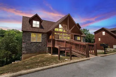 Image de Lodge Memeless Memories Lodge-6 chambres situé à Stonebridge Resort