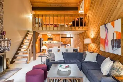 Image de Bleu de cèdre! Mountain Living à son meilleur! 3 chambres / 2 salles de bain + grenier! Ski In / Ski Out