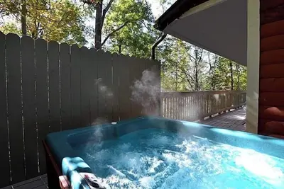 Plus de 700 $ en billets gratuits, romantique, jolies vues, bain à remous, jacuzzi, internet, Gatlinburg / Pf