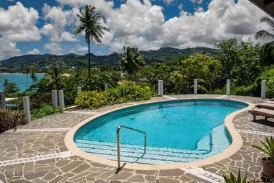 Image de Marvin Villa- Une belle villa au coût nord-ouest avec une vue imprenable sur la mer.