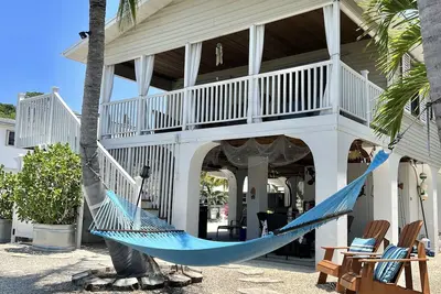 Image de Kayak Boot Key Harbor, 75ft Dock Canal, hamac sous les cocotiers et plus‼ ️