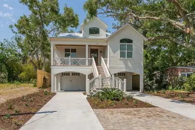 Image de Nouvelle maison spacieuse et lumineuse à quelques pas de la plage.