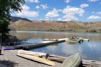 Image de C'est un bel endroit privé sur Snake River Front. Utiliser Kayaks Pour Profiter.